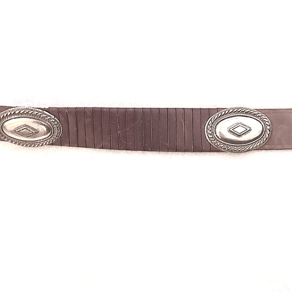 Vintage Fossil Brown leather belt with silvertone conchos & buckle size L - Picture 3 of 5